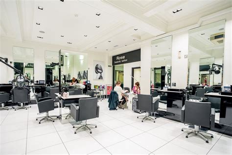 Razors Edge Royal Exchange Hair Salon In Central Retail District