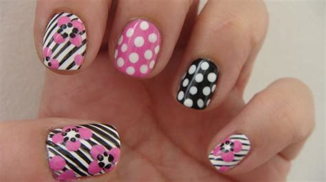 Stripes And Dots Nail Art Design Crayon