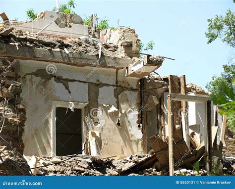 Edificio Destruido Imagen De Archivo Imagen De Material