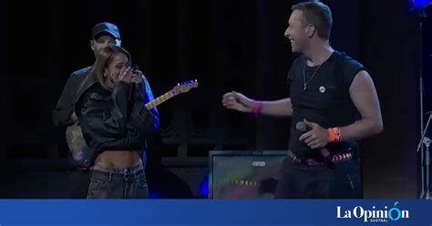 Tini Stoessel Cant Junto A Coldplay En Saturday Night Live No Paro