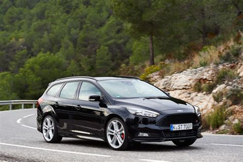 Ford Focus St Mk3 Fl 20 Ecoboost 250 Km 2015 Kombi Skrzynia Ręczna