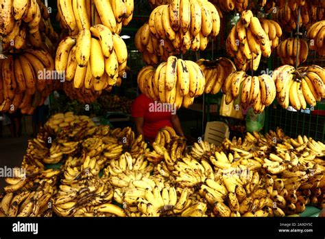 Antipolo City Philippines November 14 2019 Fruit Vendor Inside A