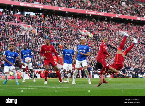 Asistencias de la liga premier fotografías e imágenes de alta