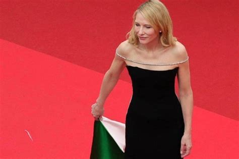 Festival De Cannes L Actrice Cate Blanchett Arbore Une Robe Aux