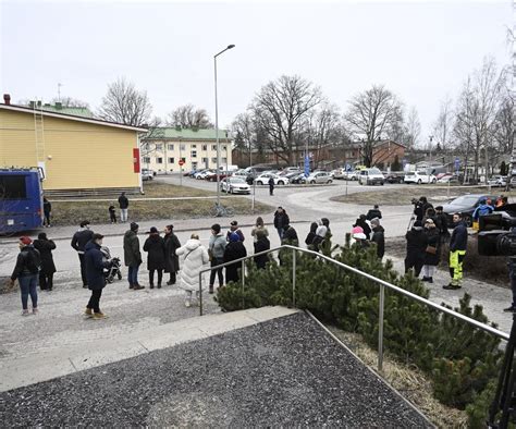 Strzelanina w szkole 12 letni uczeń nie żyje Dwóch walczy o życie