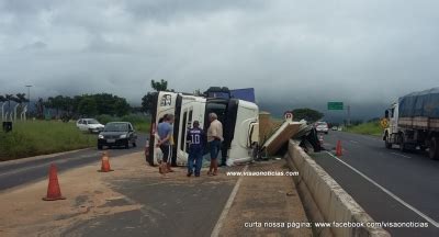 Carreta Tomba Em Al A De Acesso Do Contorno Vis O Not Cias