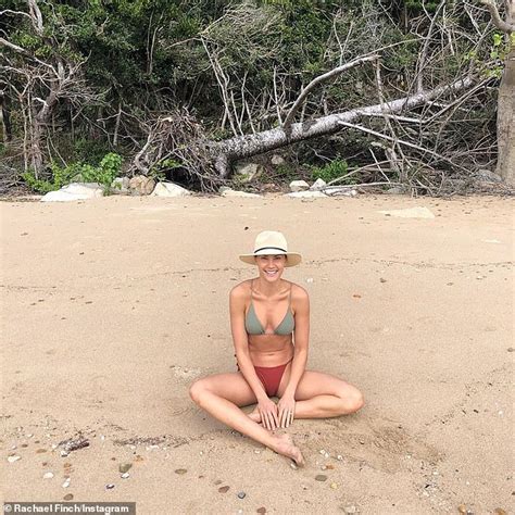 Rachael Finch Reveals Toned Bikini Body On Vacation Daily Mail Online
