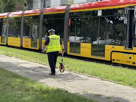 Policjanci szukają świadków wypadku przy ul Jagiellońskiej z udziałem