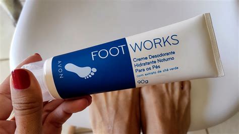 Resenha Creme hidratante noturno para os pés Footworks Avon Quase Mineira