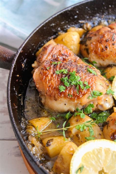 Crispy Skillet Chicken In White Wine Sauce A Saucy Kitchen