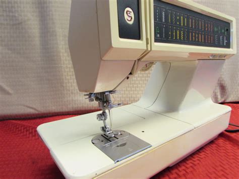 Lot Detail SINGER TOUCH TRONIC 2010 MEMORY SEWING MACHINE