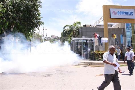 MUD Lucha Social GN dispersó con lacrimógenas protestas frente