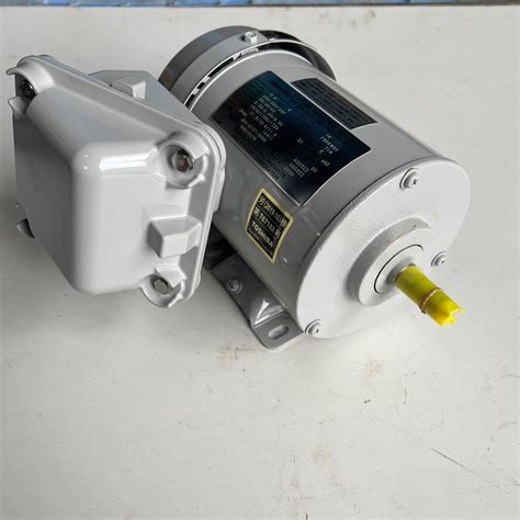 Yahoo!オークション - GB-3229 東芝 IK-FBKKW8X-0.4kw-4P 200V 三相モ...