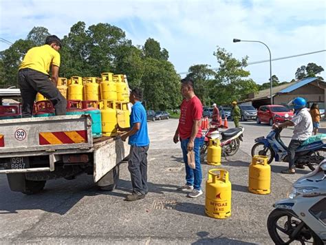 Jualan Gas Subsidi Di Tempat Letak Kereta Stadium Tun Zaidi Sabtu Ini