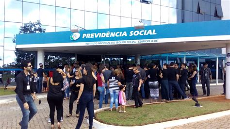 Nós do INSS FENASPS Trabalhadores realizam atos em todo o país em