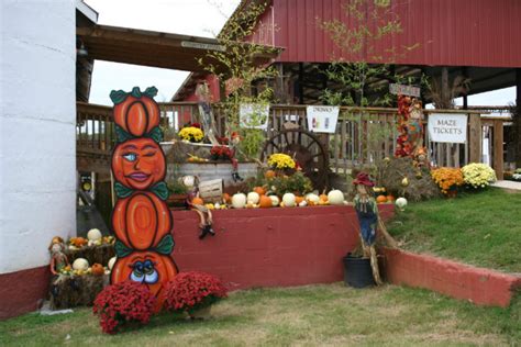 Find Corn Mazes In Athens Tennessee Mayfield Farm And Nursery In