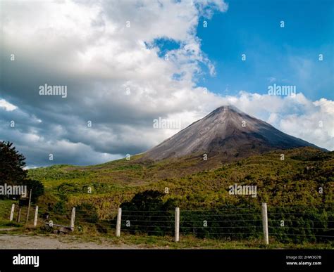 Mount Arenal Costa Rica Stock Photo Alamy