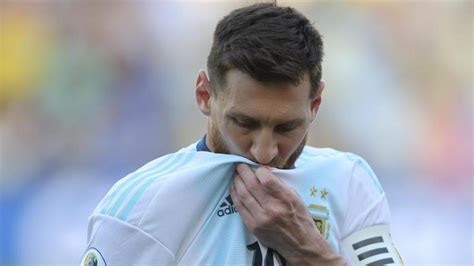 Messi Lo Da Todo Cantando El Himno Argentino En Maracan