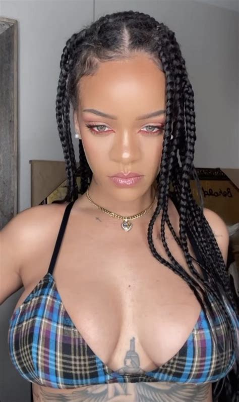 Rihanna Flaunts Her Big Tits In A New Plaid Bra Photos The Fappening