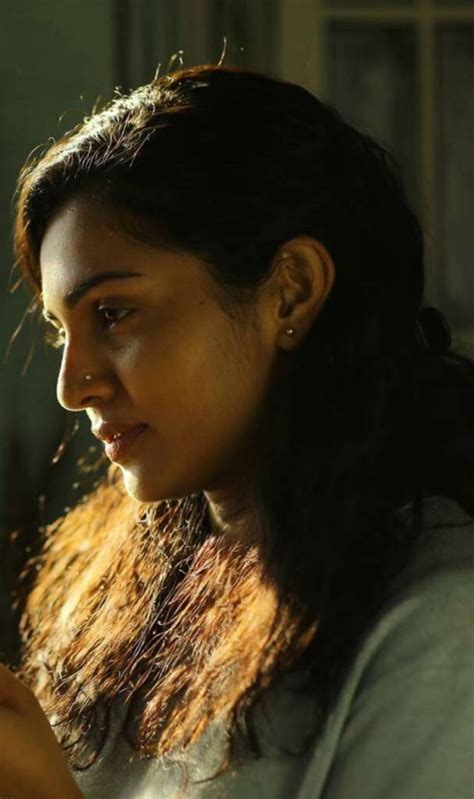 42 Stunning Photos Of Parvathy Thiruvothu Filmi Tamasha