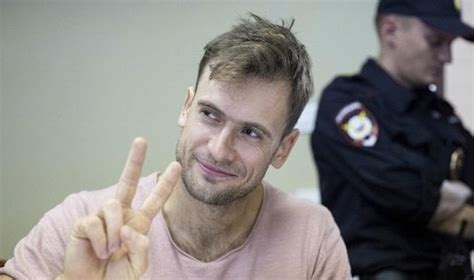 Bývalý vůdce Pussy Riot byl podle lékařů otráven Jeho stav už není kritický Euro cz