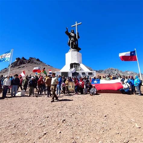 Católicos De La Región Peregrinaron Hasta El Cristo Redentor