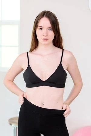 Milky Skinned Babe Hazel Moore Enjoys Her Own Company DefineBabe