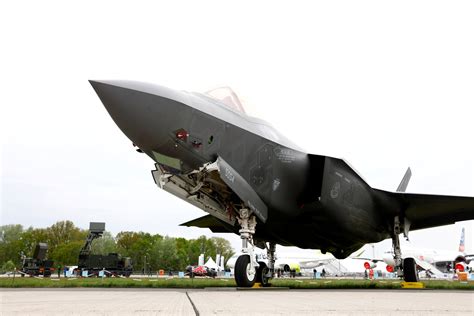 Israel's New F-35 'Stealth' Bomber Appears on FlightRadar - Newsweek