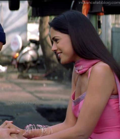 Sameera Reddy Bollywood Celeb Mdtd Hot Cleavage Hd Caps Starcelebblog