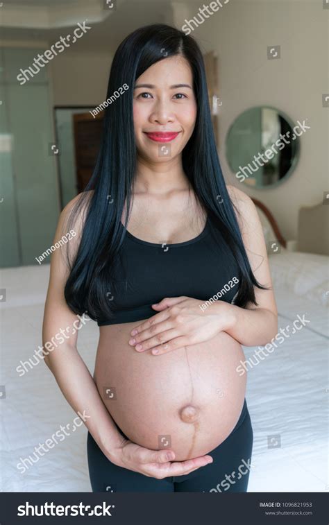 Happy Pregnancy Woman Naked Belly Stock Photo 1096821953 Shutterstock