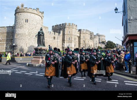 Windsor Uk 6th Jan 2018 The 1st Battalion Of The Irish Guards Carry