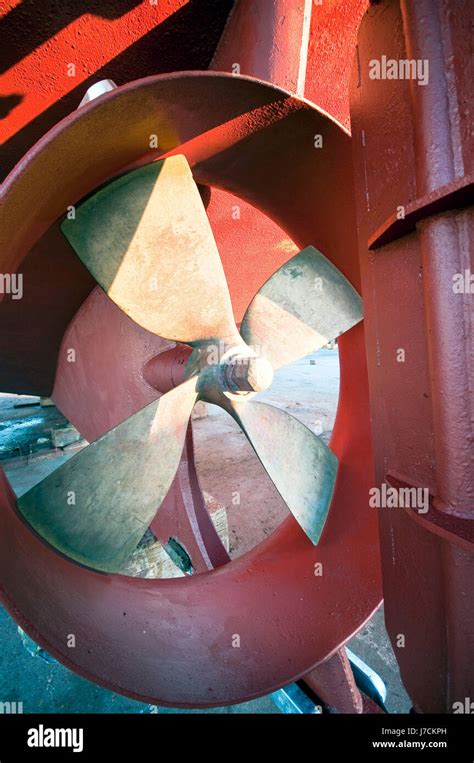 Boat ducted propeller hi-res stock photography and images - Alamy