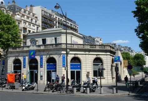 Le square Albert Besnard et la place du Maréchal Juin