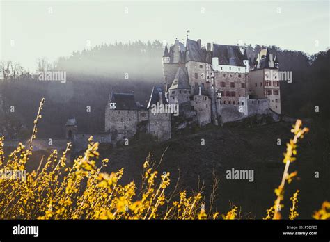 Burg eltz Fotos und Bildmaterial in hoher Auflösung Alamy