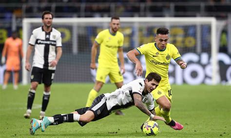 Inter Parma Rivivi La Moviola Proteste Giallobl Sul Gol Di Lautaro