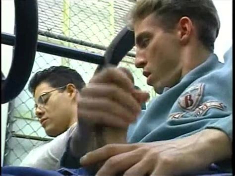 Pajeandose En El Jeep XVIDEOS