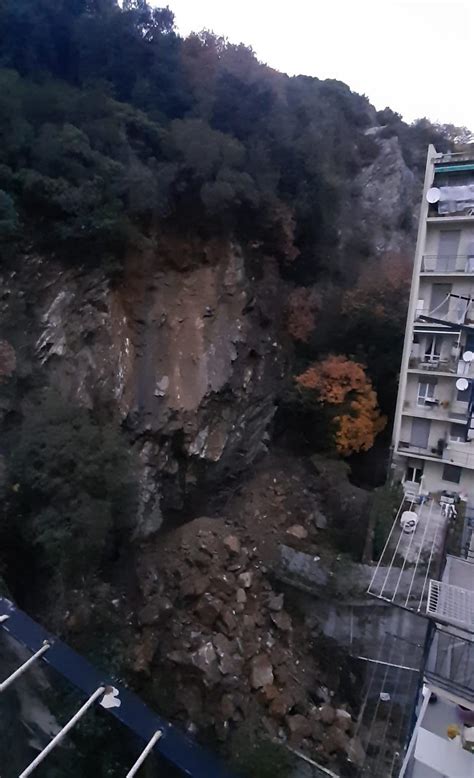 Genova Frana In Via Posalunga Abitazioni Evacuate Il Secolo Xix