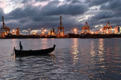 Man on Canoe · Free Stock Photo