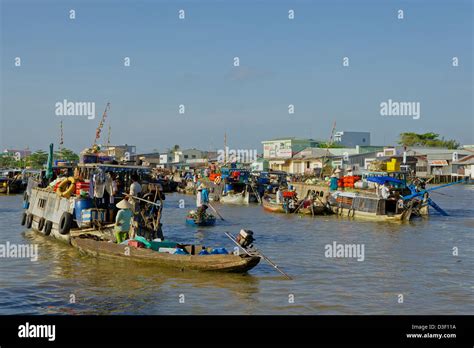 Floating Market Can Tho Mekong Delta Vietnam Stock Photo Alamy