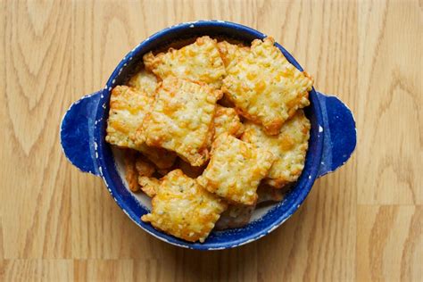 Homemade Cheese Crackers Recipe - Food Fanatic