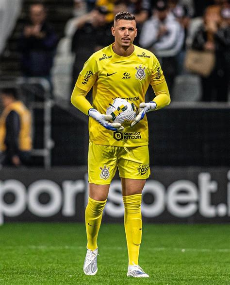 Inter negocia Ivan América MG confia em acordo goleiro