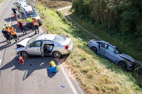 F Nf Personen Bei Unfall Auf Der B In Traun Teils Schwer Verletzt