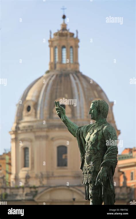 Julius Caesar Statue Hi Res Stock Photography And Images Alamy