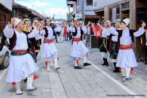 Albanians from Kosovo/Kosovar Albanians phenotypes.