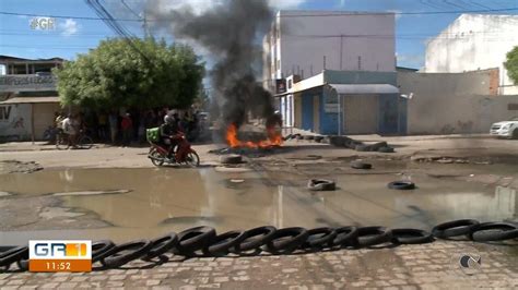 Moradores Do Santa Luzia Em Petrolina Fazem Protesto Contra Falta De