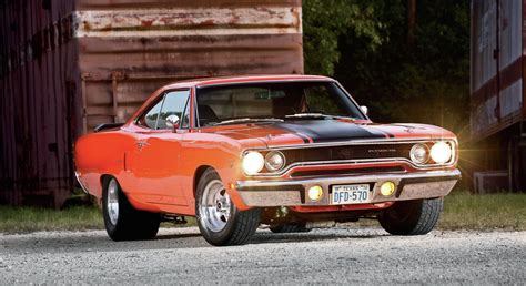 The Real Story Behind The Plymouth Road Runner 426 Hemi