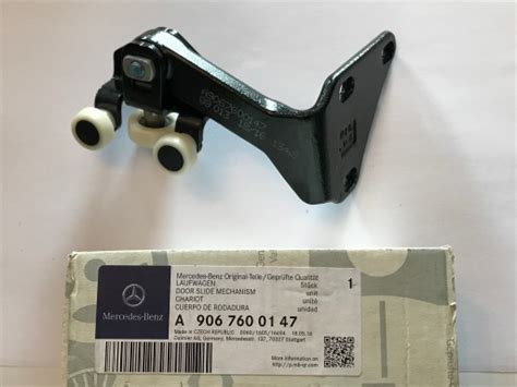 Prowadnica Drzwi Przesuwne Mercedes OE 9067600147 A 906 760 01 47 Za