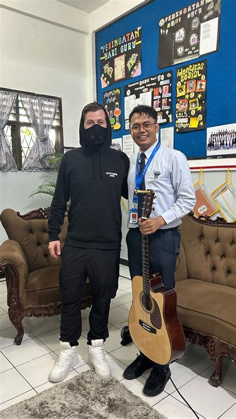 Langsung Ditemui Alan Walker 8 Potret Tri Adinata Guru Musik Di Medan