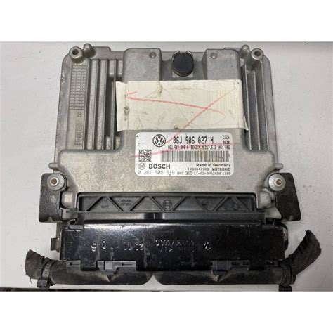 ECU MOTOR BOSCH MED17 5 2 0261S05619 VAG 06J906027H