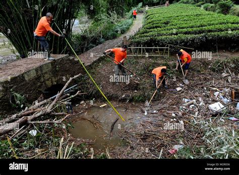 Wuyishan 10th July 2019 Staff Members Clean Up Garbages At The Mount